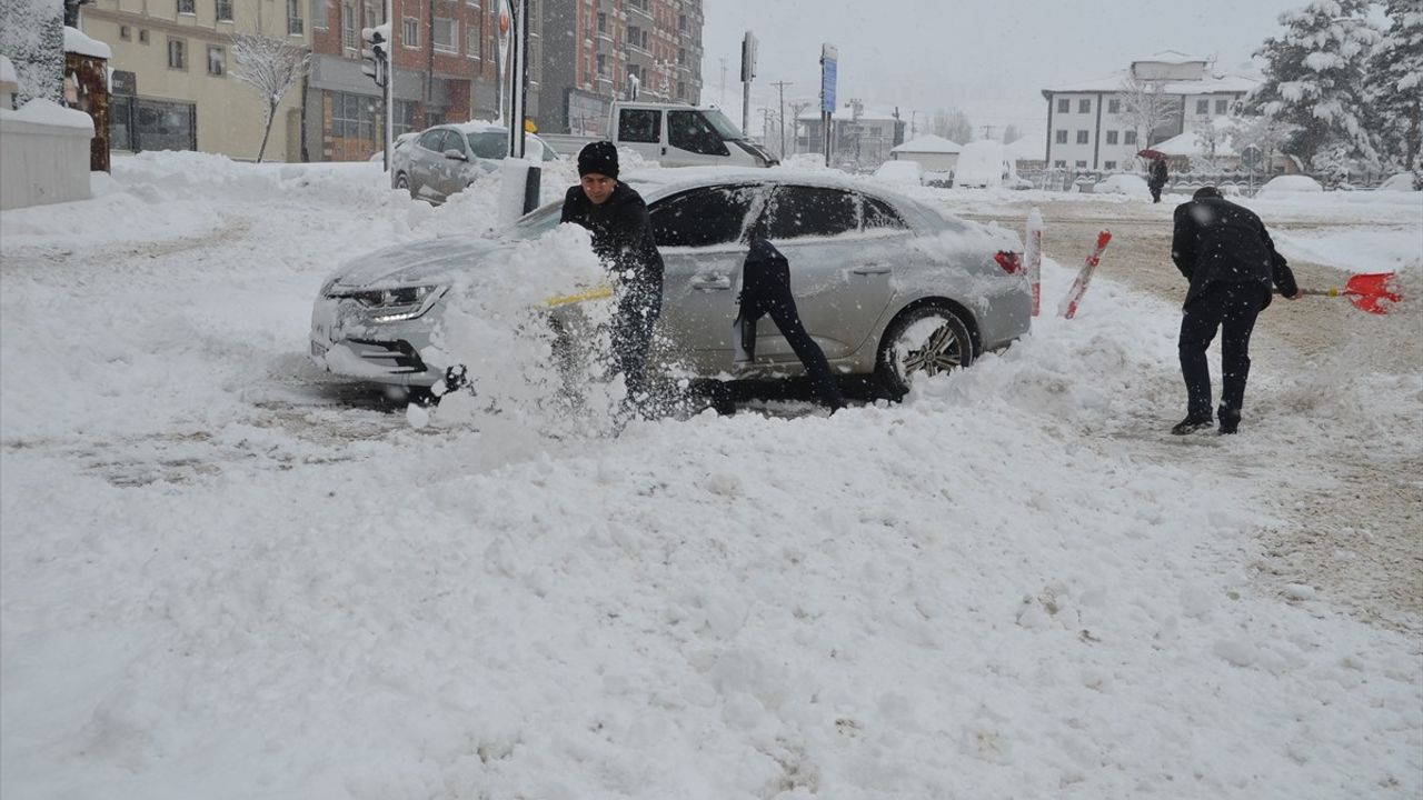 Van, Hakkari, Muş ve Bitlis'te 398 Yerleşim Yeri Ulaşıma Kapandı