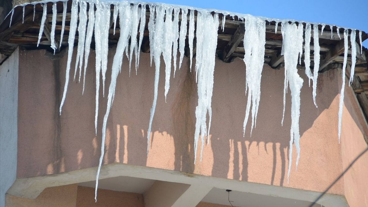 Van, Muş ve Bitlis'te Kar Sebebiyle 88 Yerleşim Yerine Erişim Kapandı