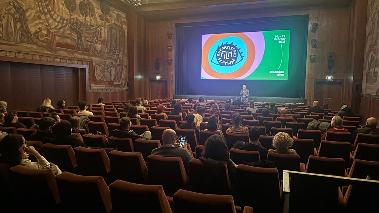 Viyana Yunus Emre Enstitüsü, 'Bildiğin Gibi Değil' Filmini İzleyiciyle Buluşturdu