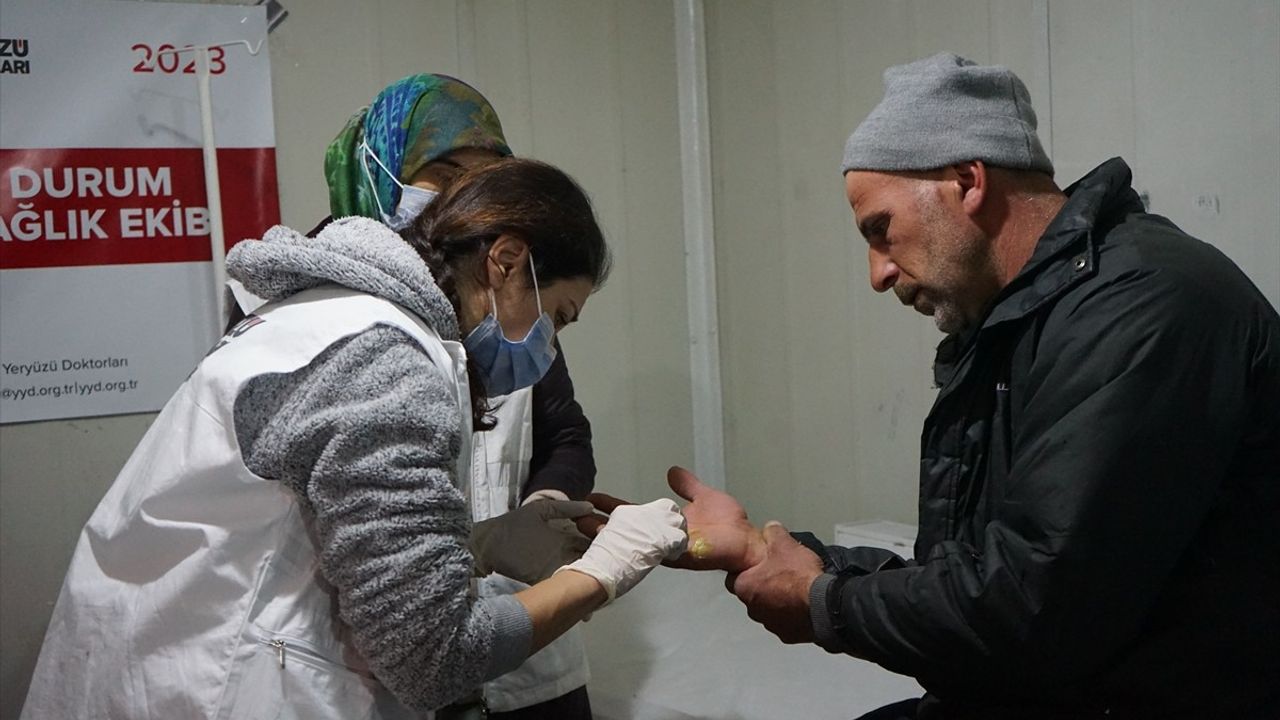 Yeryüzü Doktorları Hatay'daki Depremzedelere Gıda Desteği Sağladı