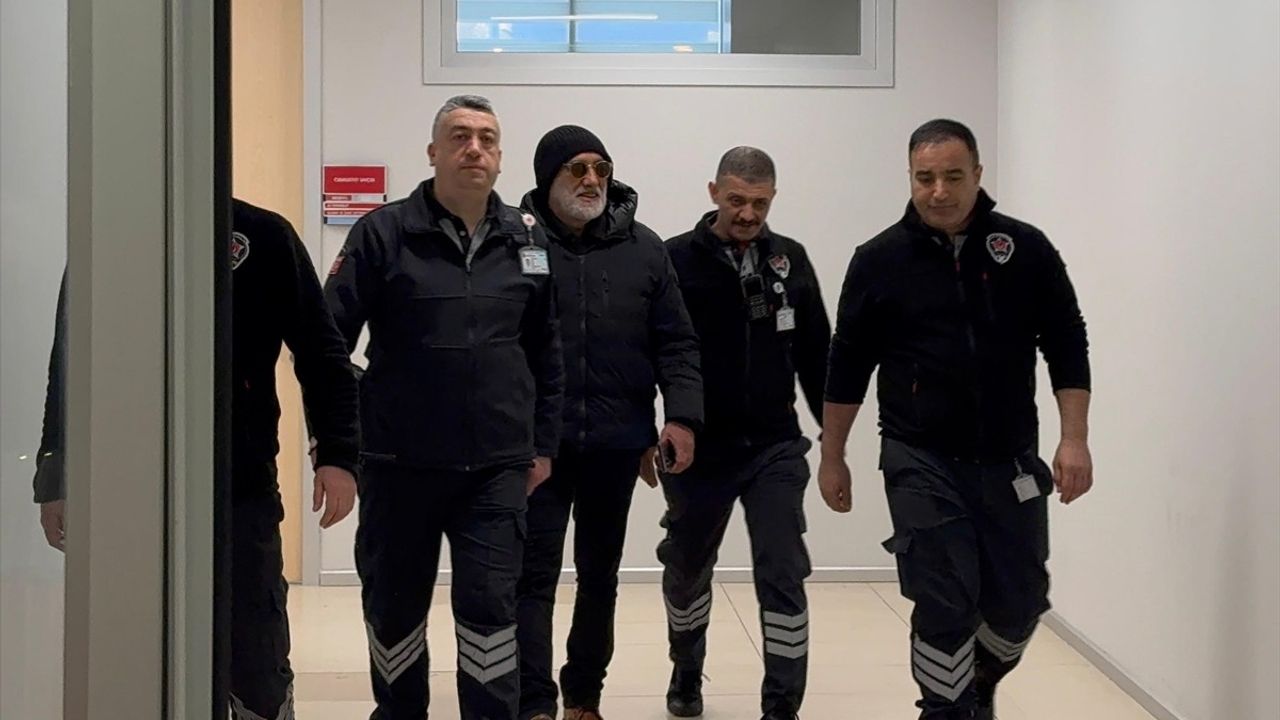 Yönetmen Sinan Çetin Kaçak Yapı İddiasıyla İfade Verdi