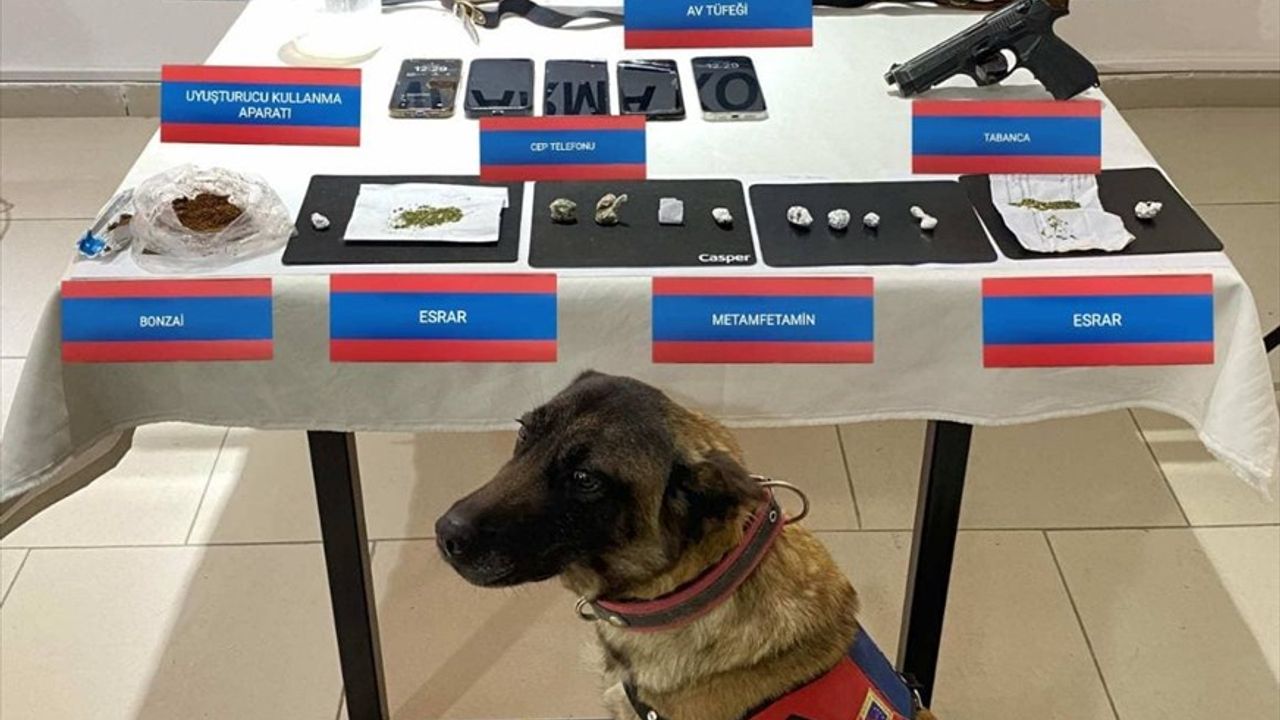 Yozgat'ta 17 Suçlu Yakalandı: Uyuşturucu ve Silah Ele Geçirildi