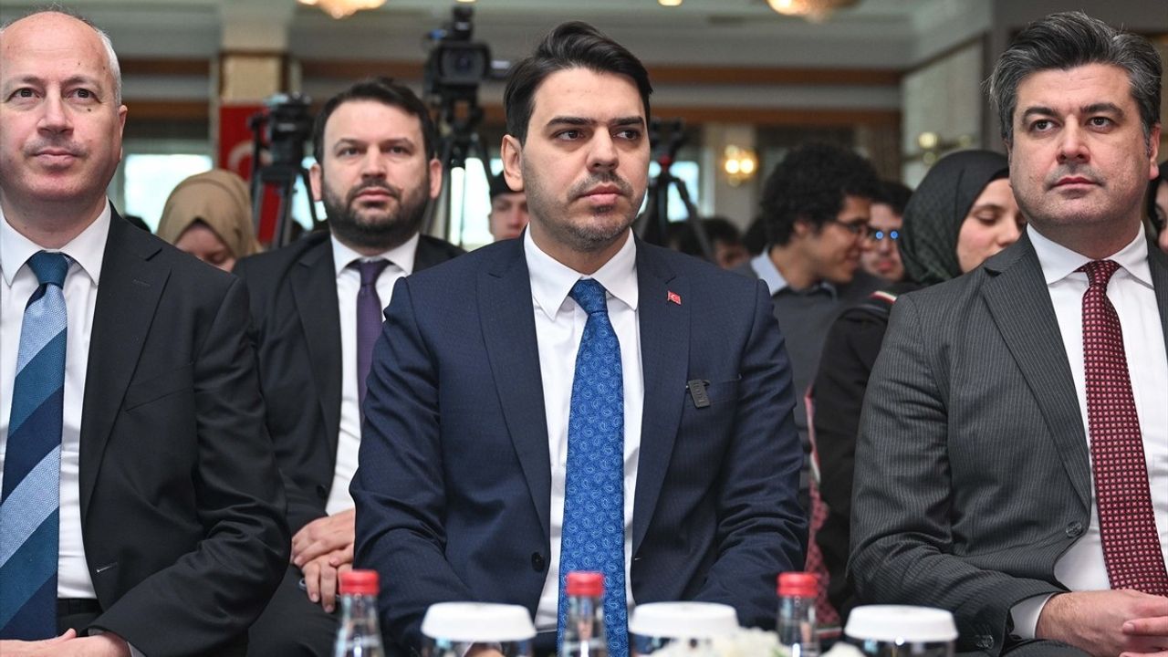 YTB, Ankara'da Türkiye Bursları Hoş Geldiniz Programı Düzenledi