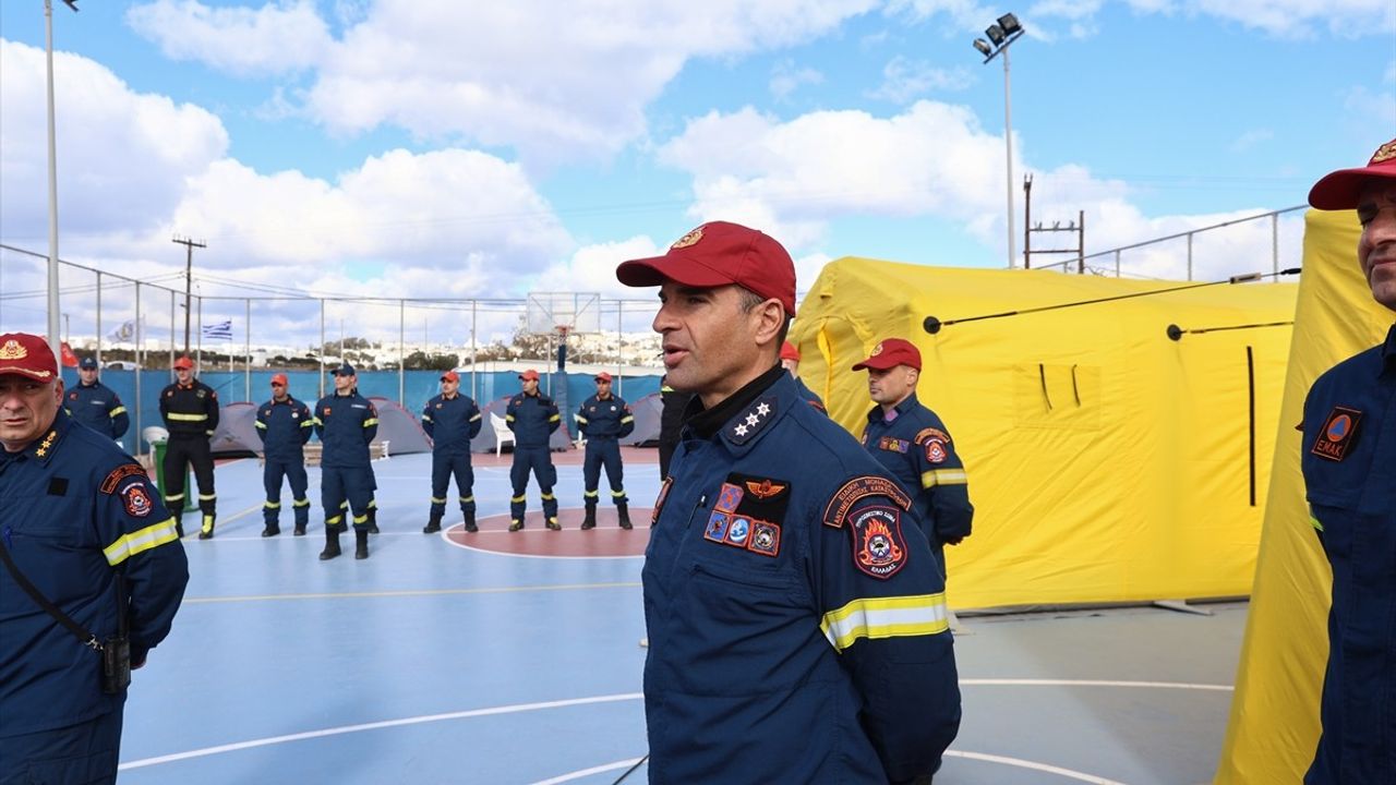 Yunanistan Başbakanı Miçotakis Santorini Adası'nı Ziyaret Etti