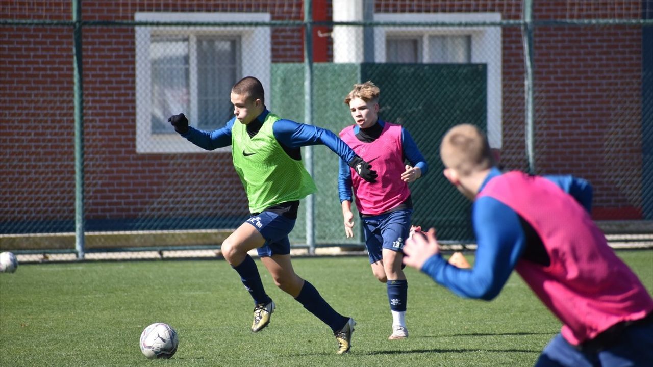 Zenit'in Alt Yapı Takımları, Altınordu Tesislerinde Kampta