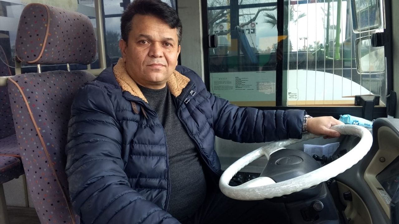 Zonguldak'ta Şoförden Örnek Davranış: Fenalaşan Yolcuya Acil Yardım