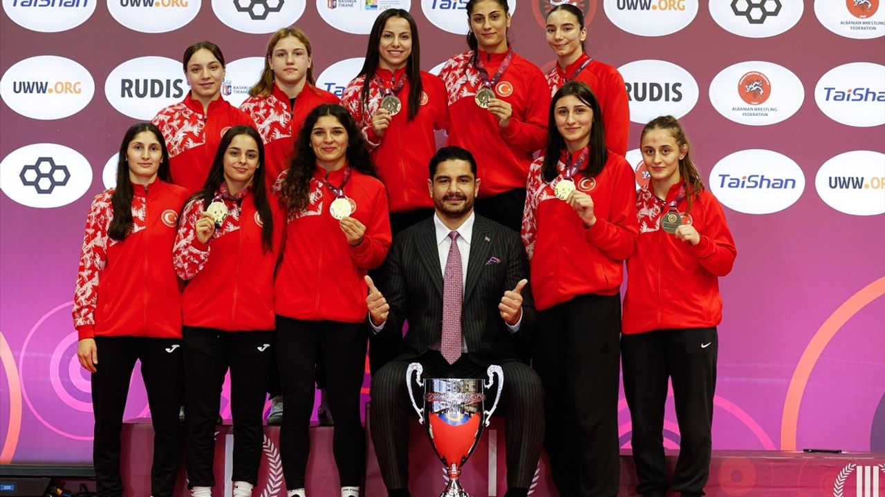 23 Yaş Altı Kadın Güreş Milli Takımı Avrupa Şampiyonu Oldu