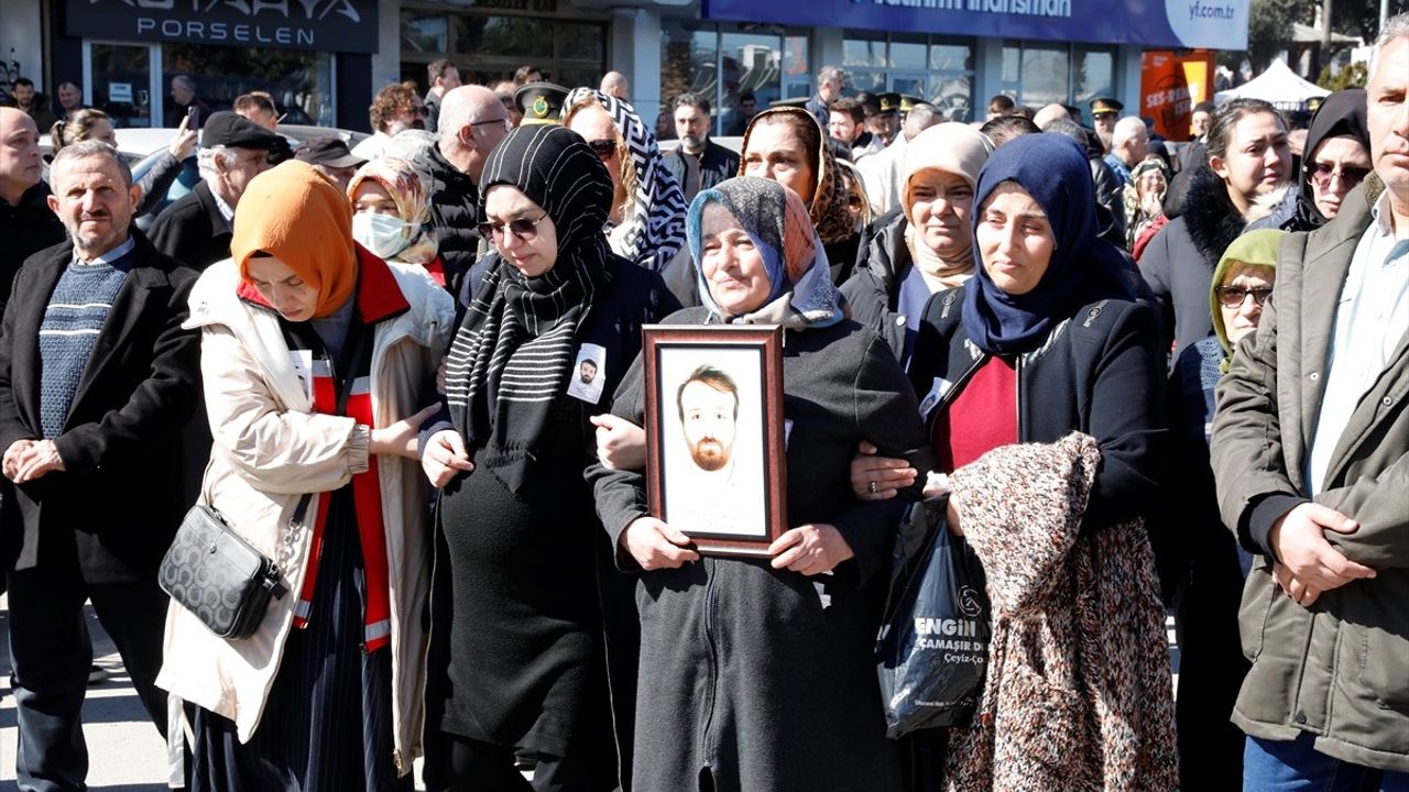 33 Yaşındaki Şehit Pratisyen Hekim Koray Arslan'ın Cenazesi Samsun'da Toprağa Verildi