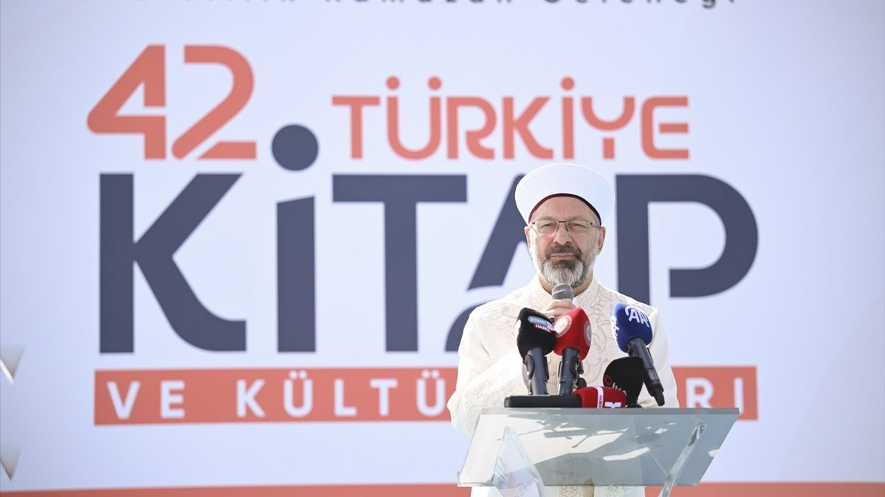 42. Türkiye Kitap ve Kültür Fuarı Diyanet İşleri Başkanı Ali Erbaş'ın Katılımıyla Açıldı