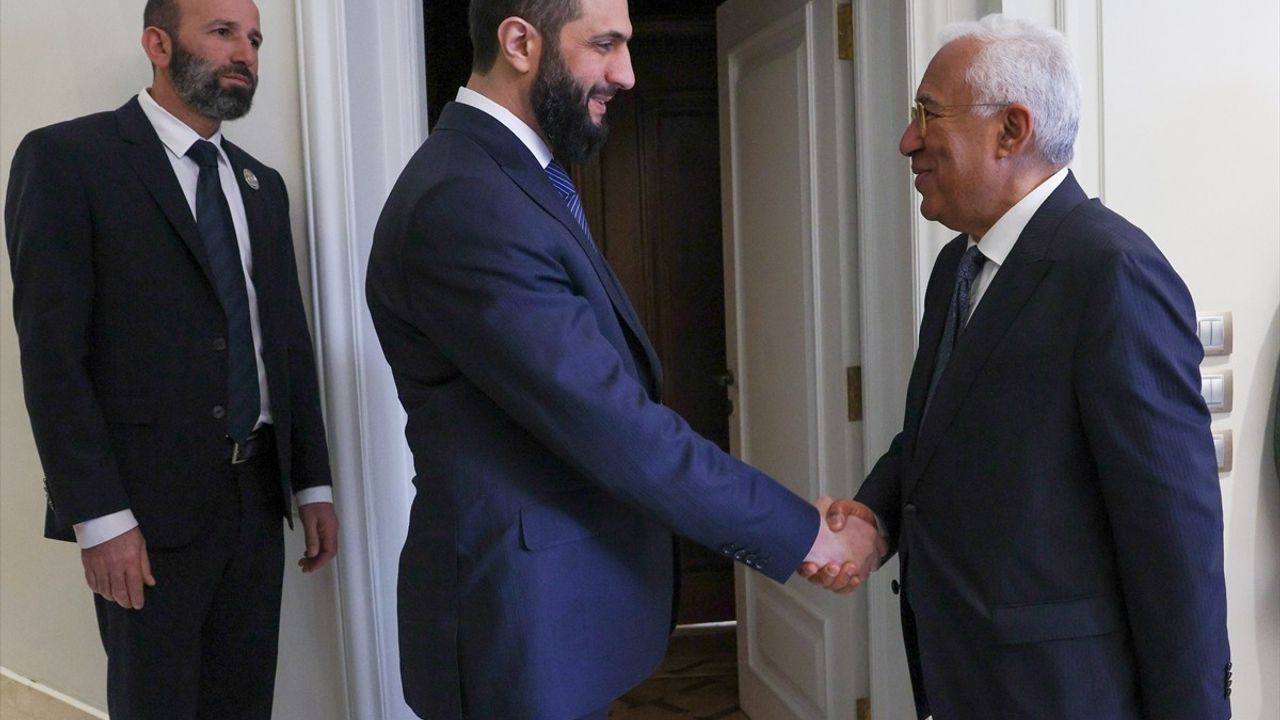 AB Konseyi Başkanı Antonio Costa, Suriye Cumhurbaşkanı Ahmed Şara ile Mısır'da Görüştü