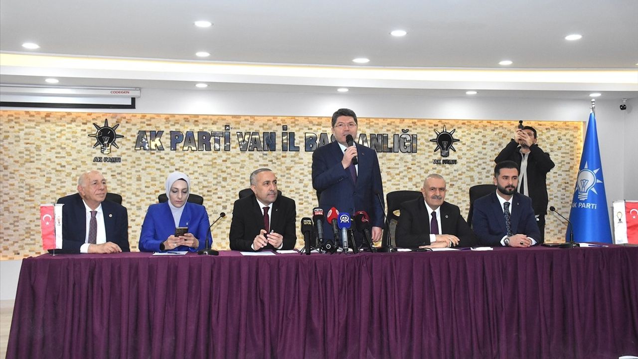 Adalet Bakanı Tunç, Van'da Terörsüz Türkiye Vurgusu Yaptı