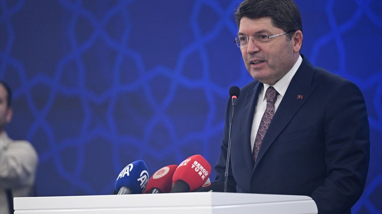 Adalet Bakanı Yılmaz Tunç, Basın Kuruluşlarıyla İftarda Bir Araya Geldi