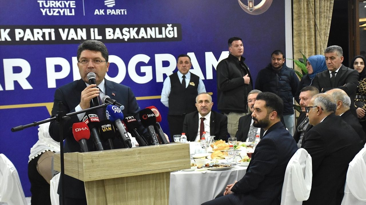 Adalet Bakanı Yılmaz Tunç, Van'da İftar Programında Birlik ve Beraberlik Vurgusu Yaptı