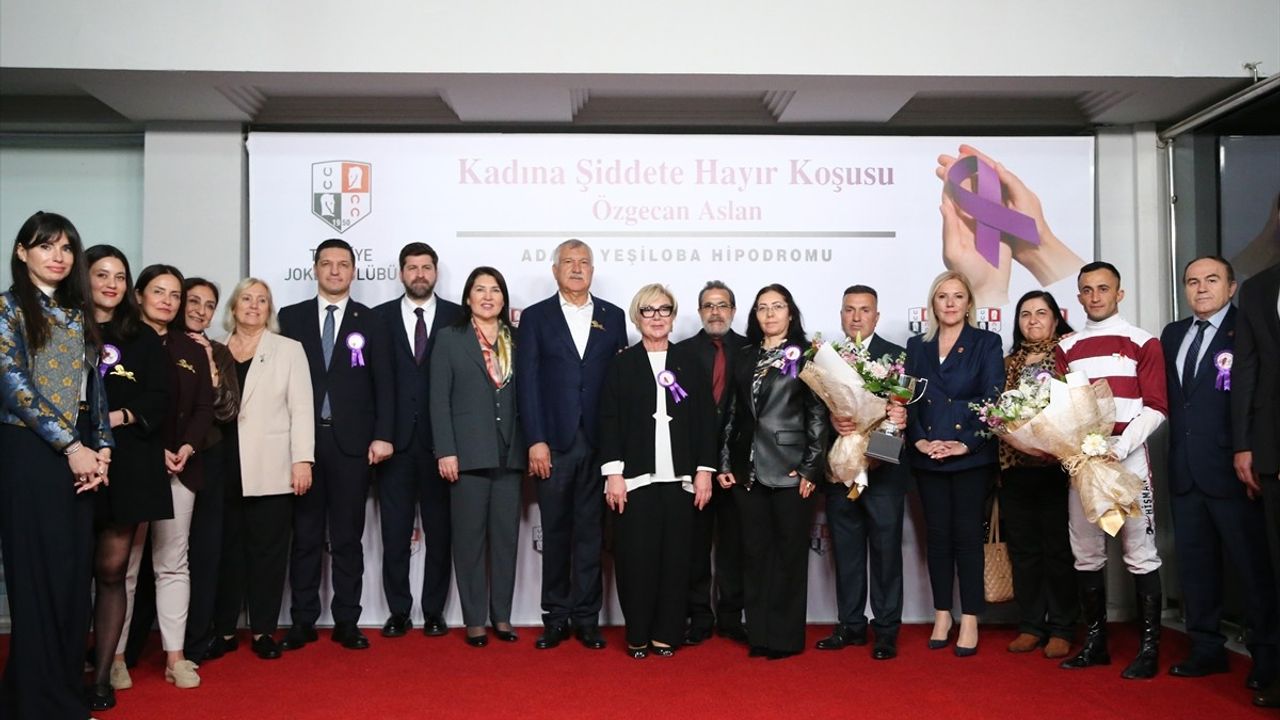 Adana'da 'Özgecan Aslan-Kadına Şiddete Hayır Koşusu' Gerçekleştirildi