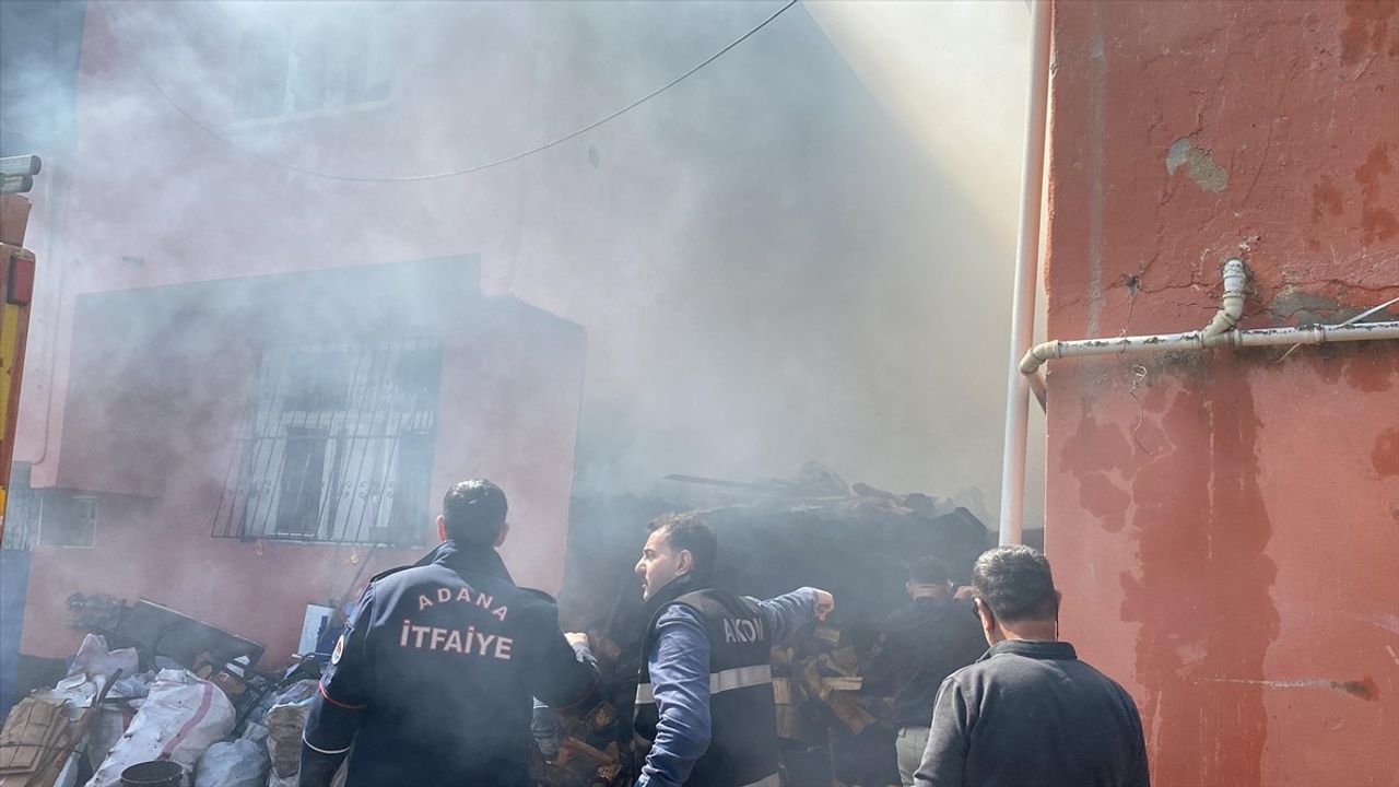 Adana'da Yangın: İki Ev Kullanılamaz Hale Geldi