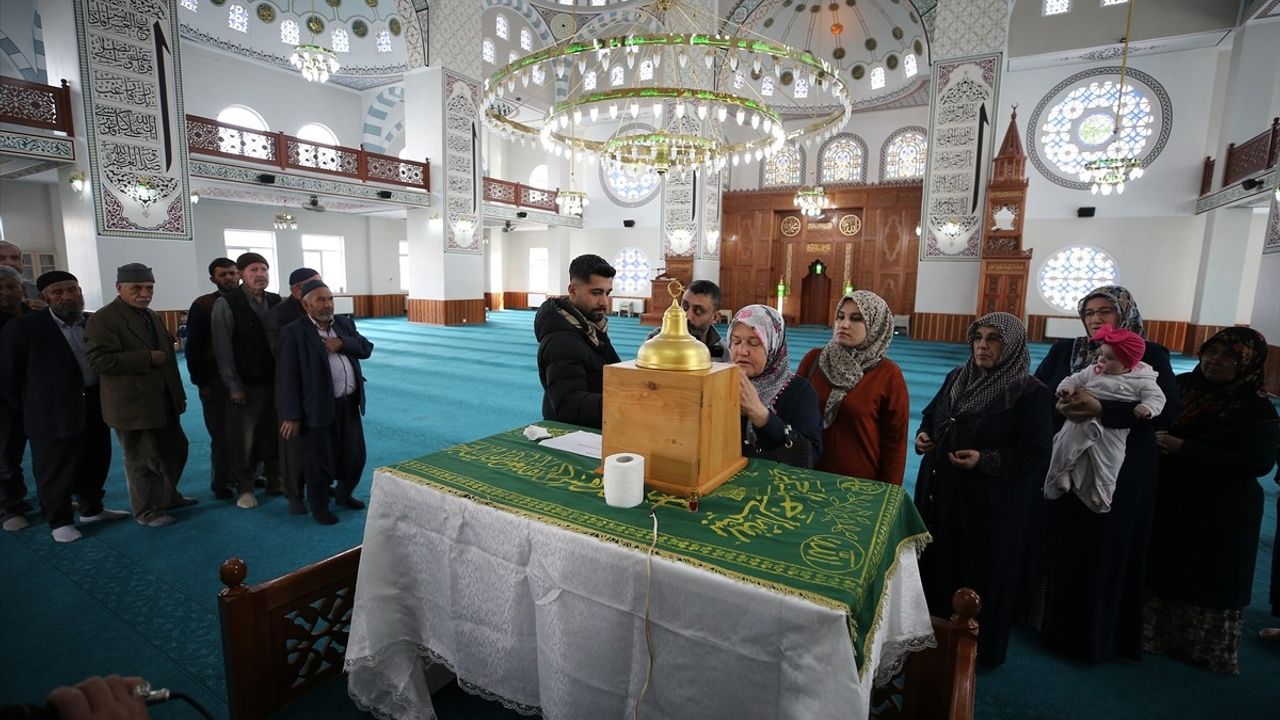 Adıyaman'da Ramazan Dolayısıyla Sakal-ı Şerif Ziyarete Açıldı