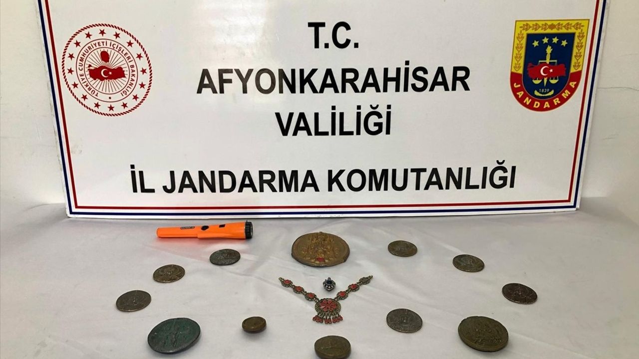 Afyonkarahisar'da Tarihi Eser Kaçakçılığı Operasyonu: 2 Şüpheli Gözaltında