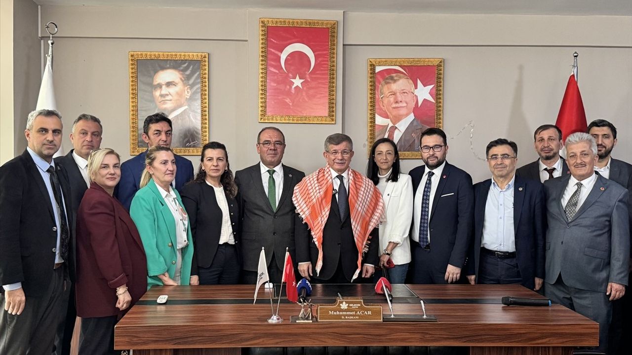 Ahmet Davutoğlu Antalya'da Zulme Uğrayanlara Destek Verileceğini Vurguladı