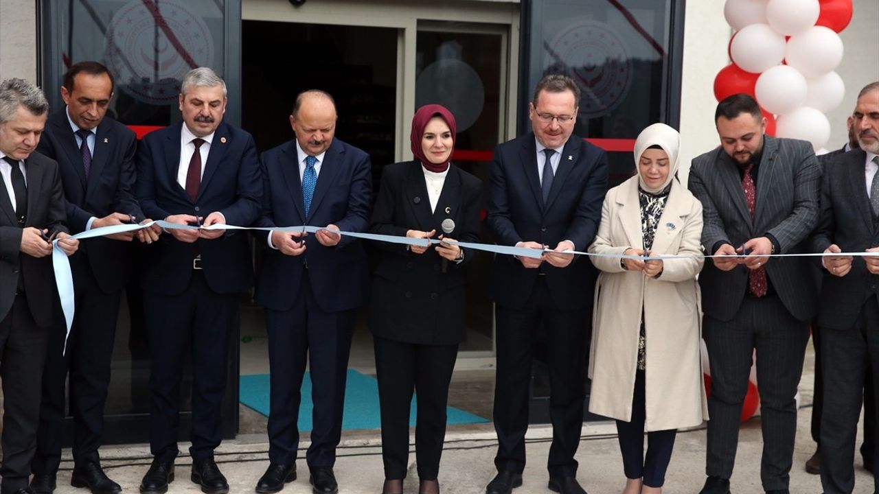 Aile ve Sosyal Hizmetler Bakanı Göktaş, Kastamonu'da Koruyucu Ailelerle İftarda Buluştu