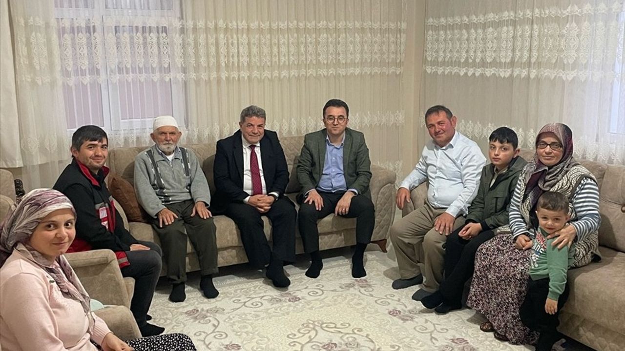 Aile ve Sosyal Hizmetler Bakanlığı, 4 Kuşak Bir Arada Yaşayan Ailelerle İftar Gerçekleştirdi