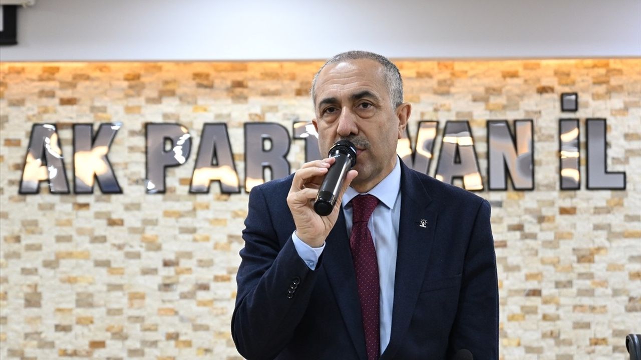AK Parti Genel Başkan Yardımcısı Demir, Van'da Belediye Problemlerini Değerlendirdi