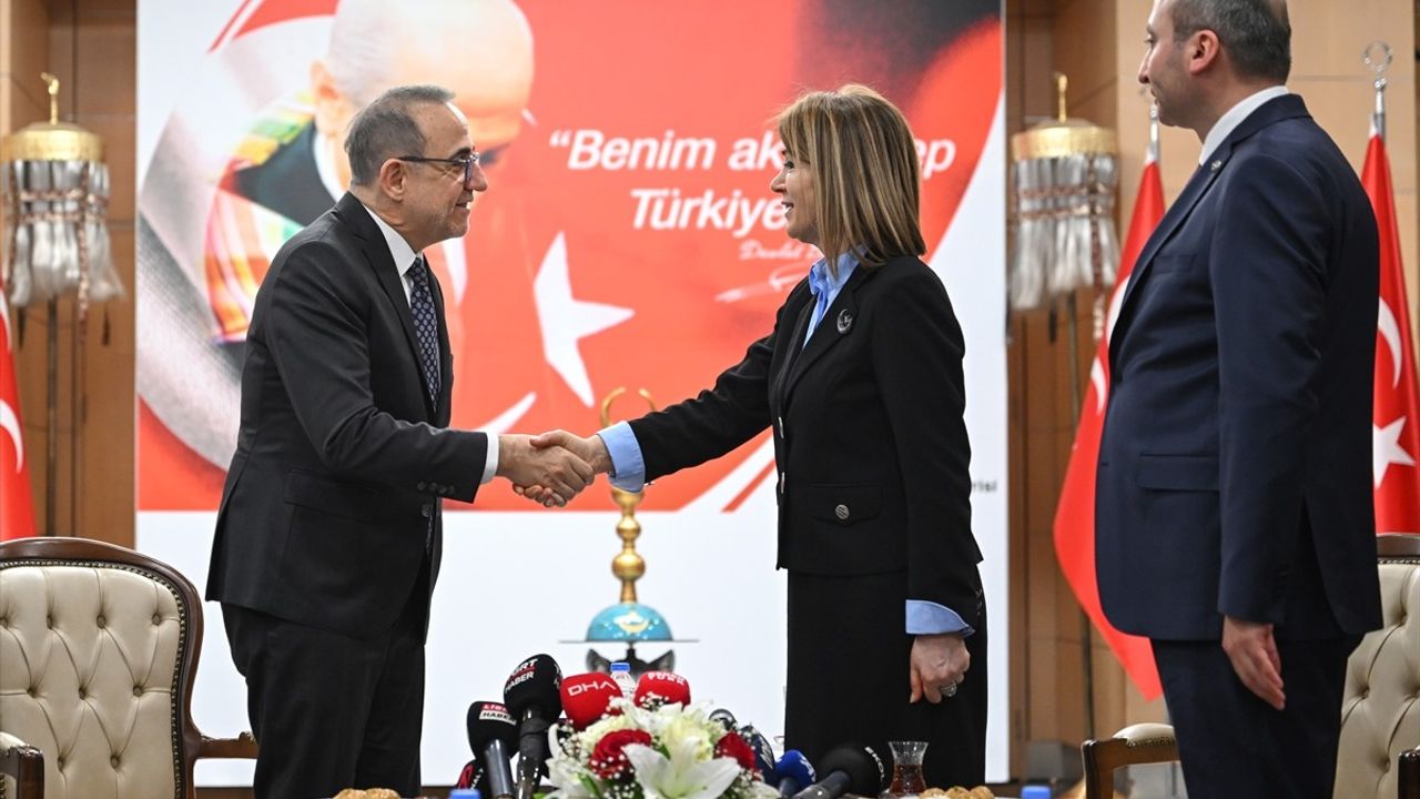 AK Parti Heyeti, Ramazan Bayramı Nedeniyle MHP'yi Ziyaret Etti