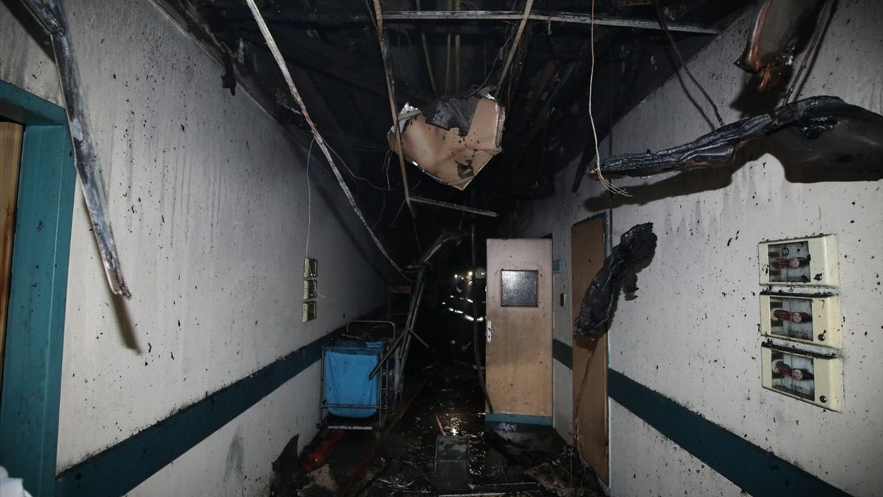 Akdeniz Üniversitesi Hastanesi'nde Yangın Sonrası Zarar Tespitleri Yapıldı