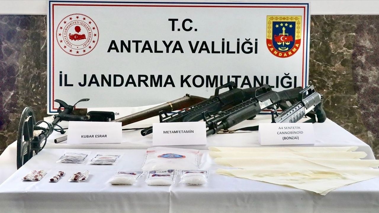 Alanya'da Uyuşturucu Operasyonu: 21 Zanlı Tutuklandı
