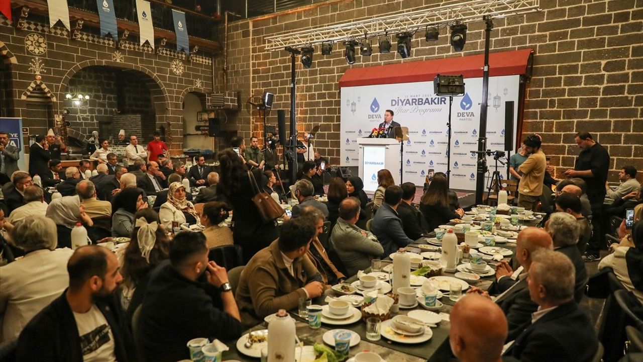 Ali Babacan, Diyarbakır'da İftar Programına Katıldı