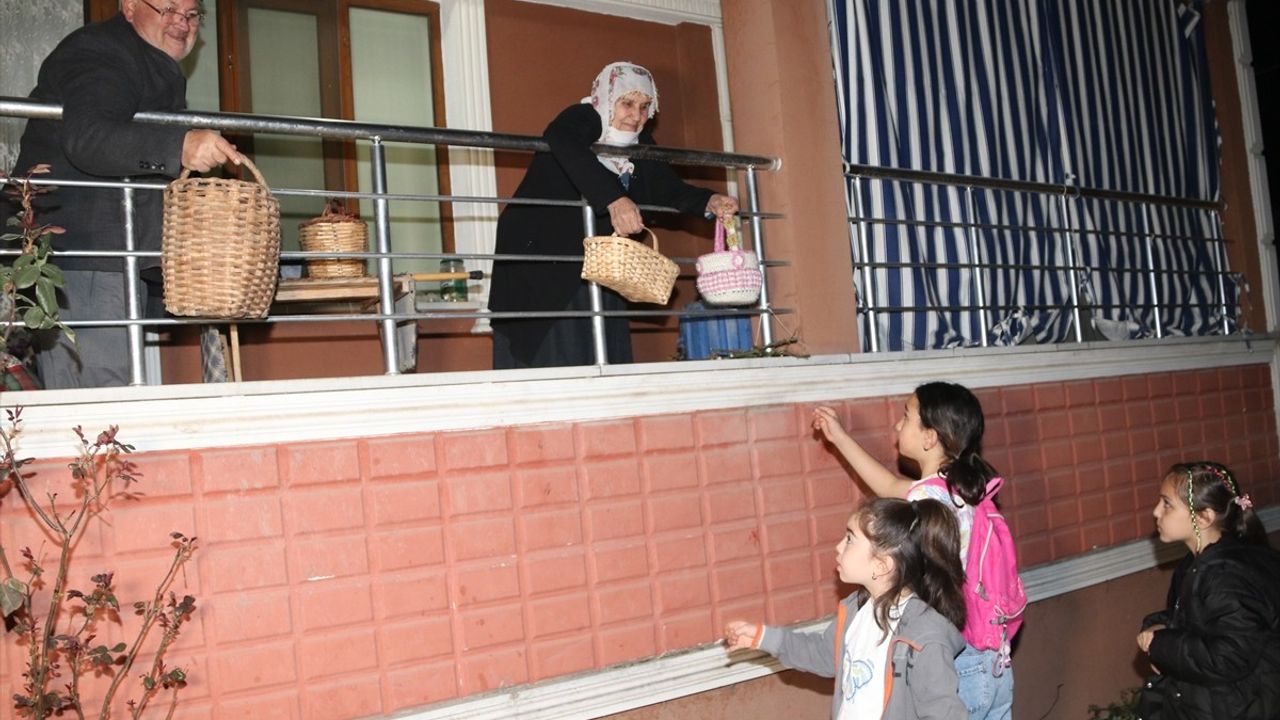 Amasya'da 152 Yıllık Ramazan Geleneği: Sepet Sallama