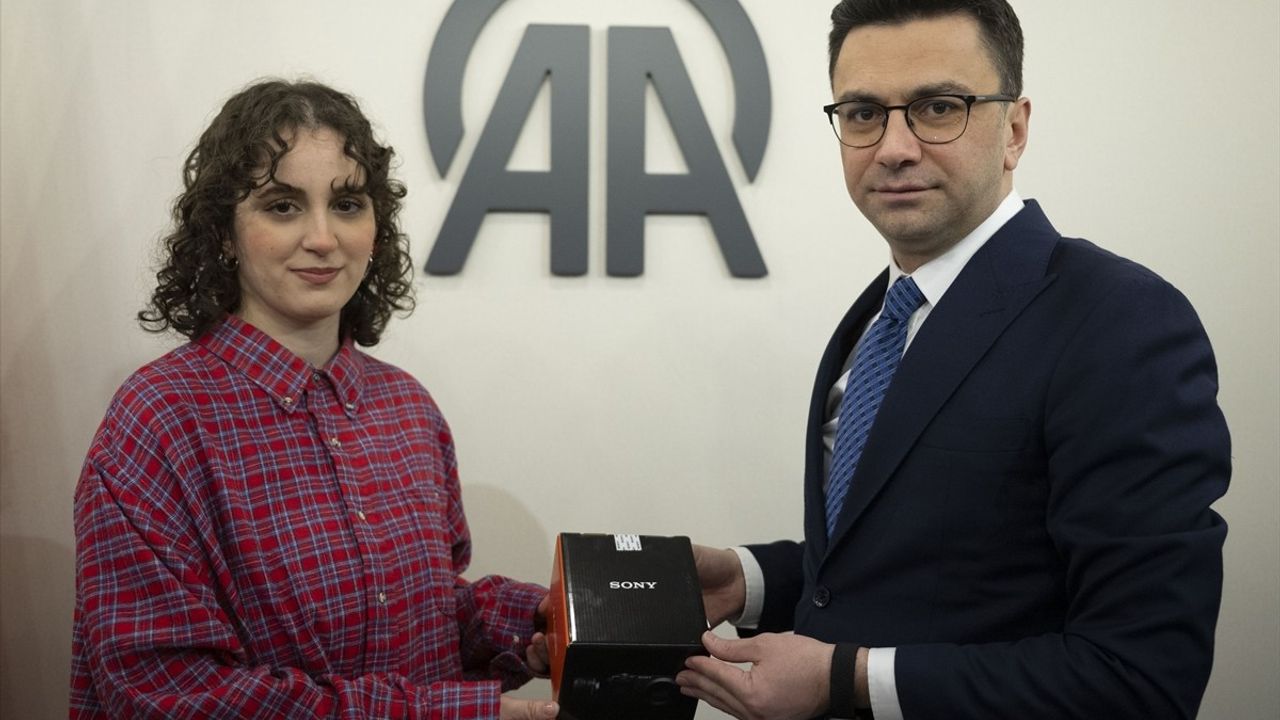 Anadolu Ajansı, 'Yılın Kareleri' Oylamasında Ödüller Dağıttı