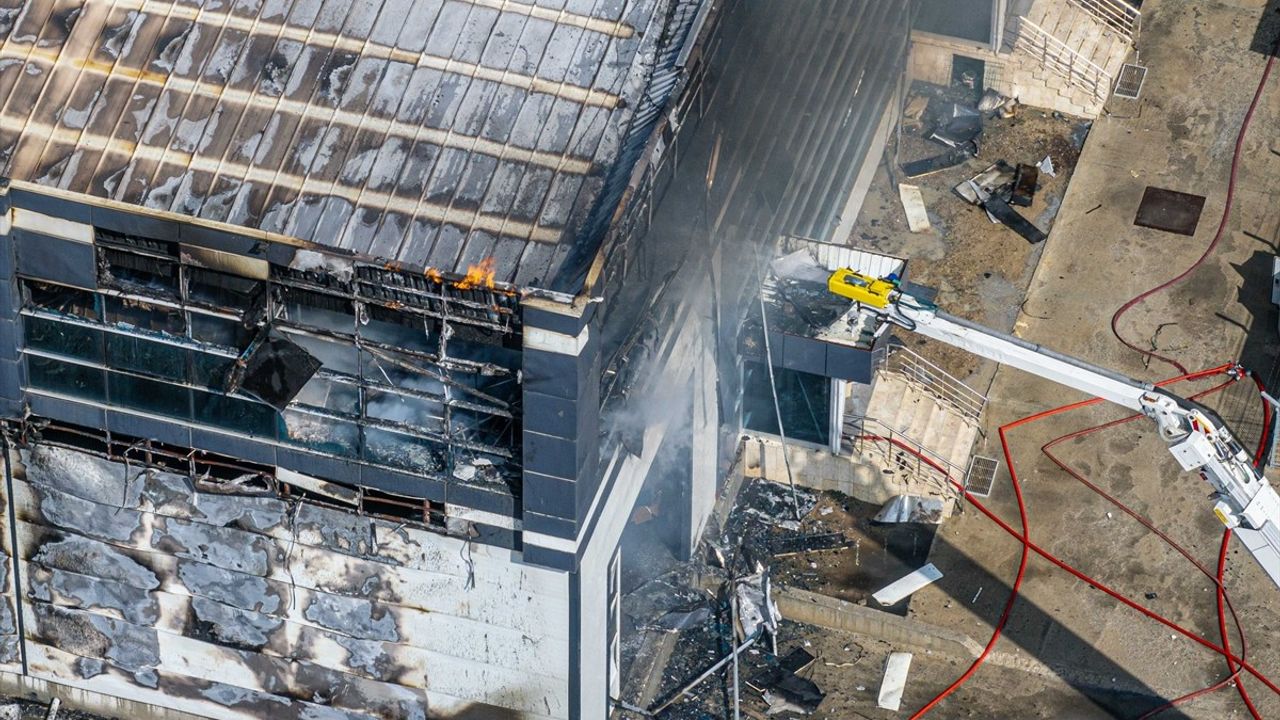 Ankara'daki Yatak Fabrikasındaki Yangın Kontrol Altına Alındı