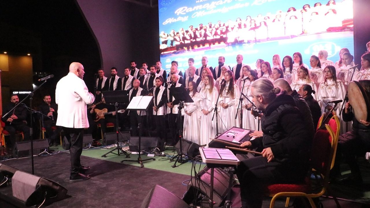 Antakya Medeniyetler Korosu Hatay'da Duygusal Bir Konser Gerçekleştirdi