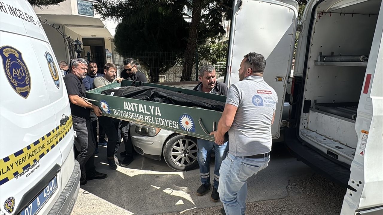 Antalya'da Baba-Oğul Arasındaki Tartışma Kanlı Bitti
