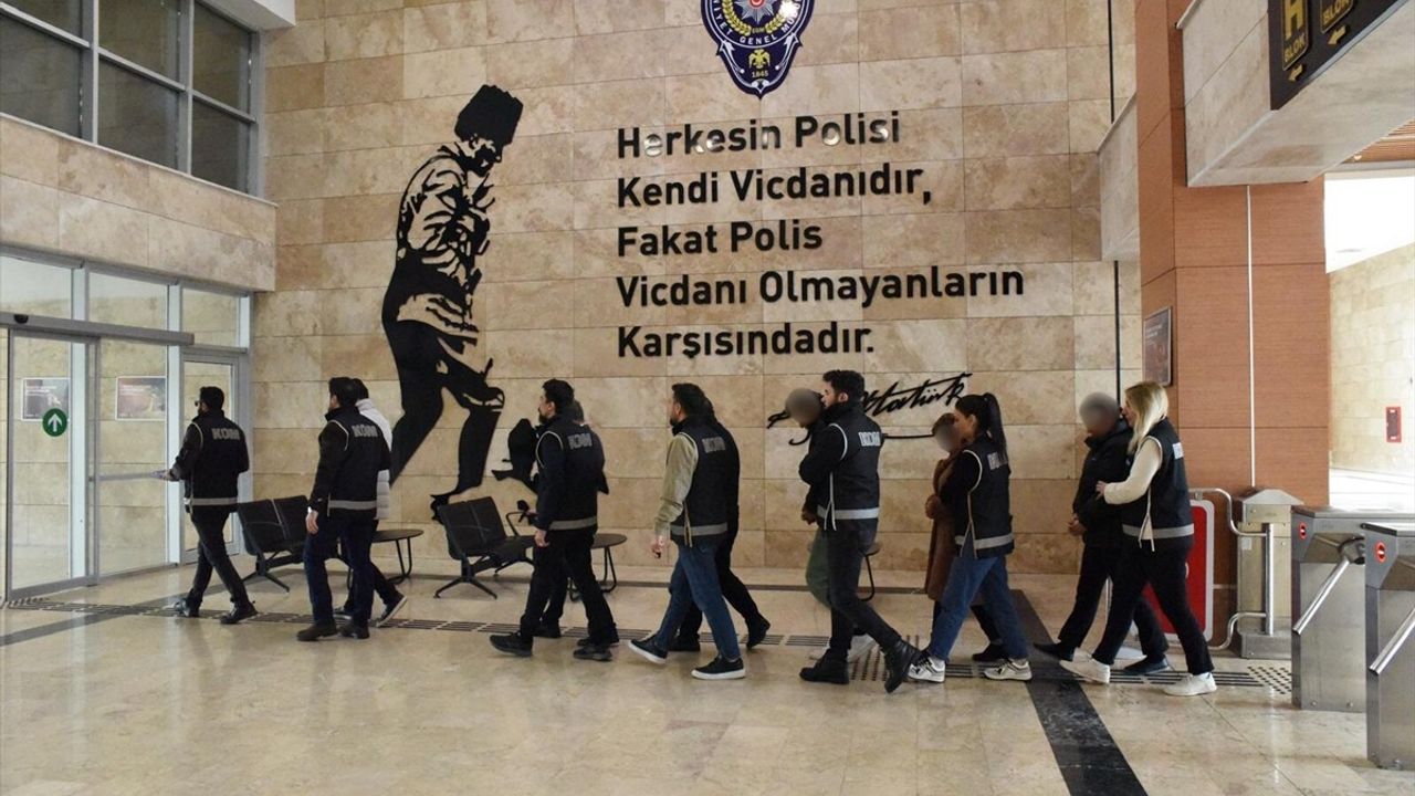 Antalya'da Dolandırıcılık Operasyonunda 4 Şüpheli Tutuklandı