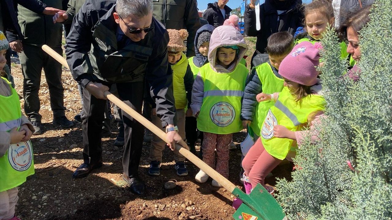 Antalya'da Dünya Ormancılık Günü Etkinlikleriyle Fidanlar Toprakla Buluştu