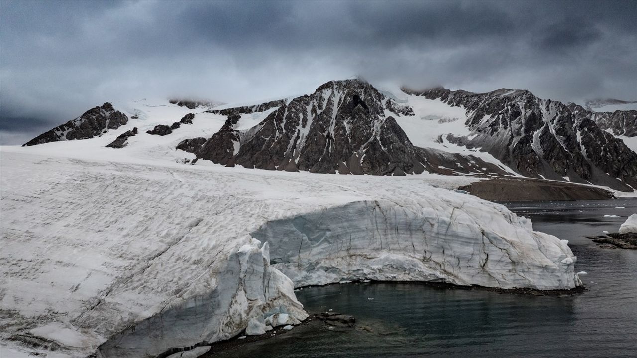 Antarktika'daki Buzul Erişimi Deniz Seviyesini Tehdit Ediyor