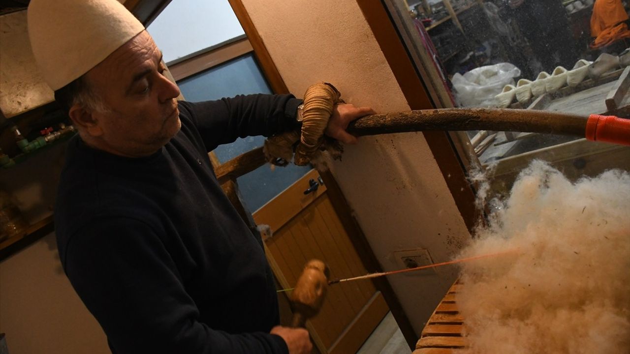 Arnavutluk'un Akçahisar Çarşısı'nda Geleneksel Zanaatlar Yaşatılıyor