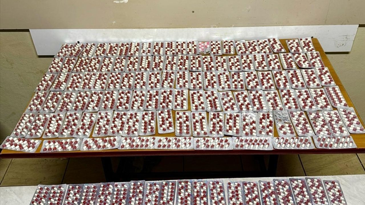 Aydın'da 2 Bin 499 Yeşil Reçeteli Hap Ele Geçirildi, İki Kişi Tutuklandı