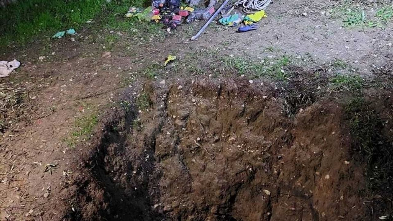 Aydın'da Sit Alanında Kaçak Kazı Yapan 8 Kişi Tutuklandı