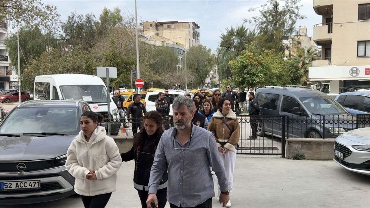 Aydın'da Tapu Müdürüne Tehdit ve Şantaj: 3 Kadın Şüpheli Tutuklandı