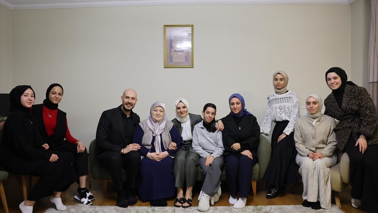 Bakan Göktaş, Şehit Ailesi ve Devlet Himayesindeki Çocukları Ziyaret Etti