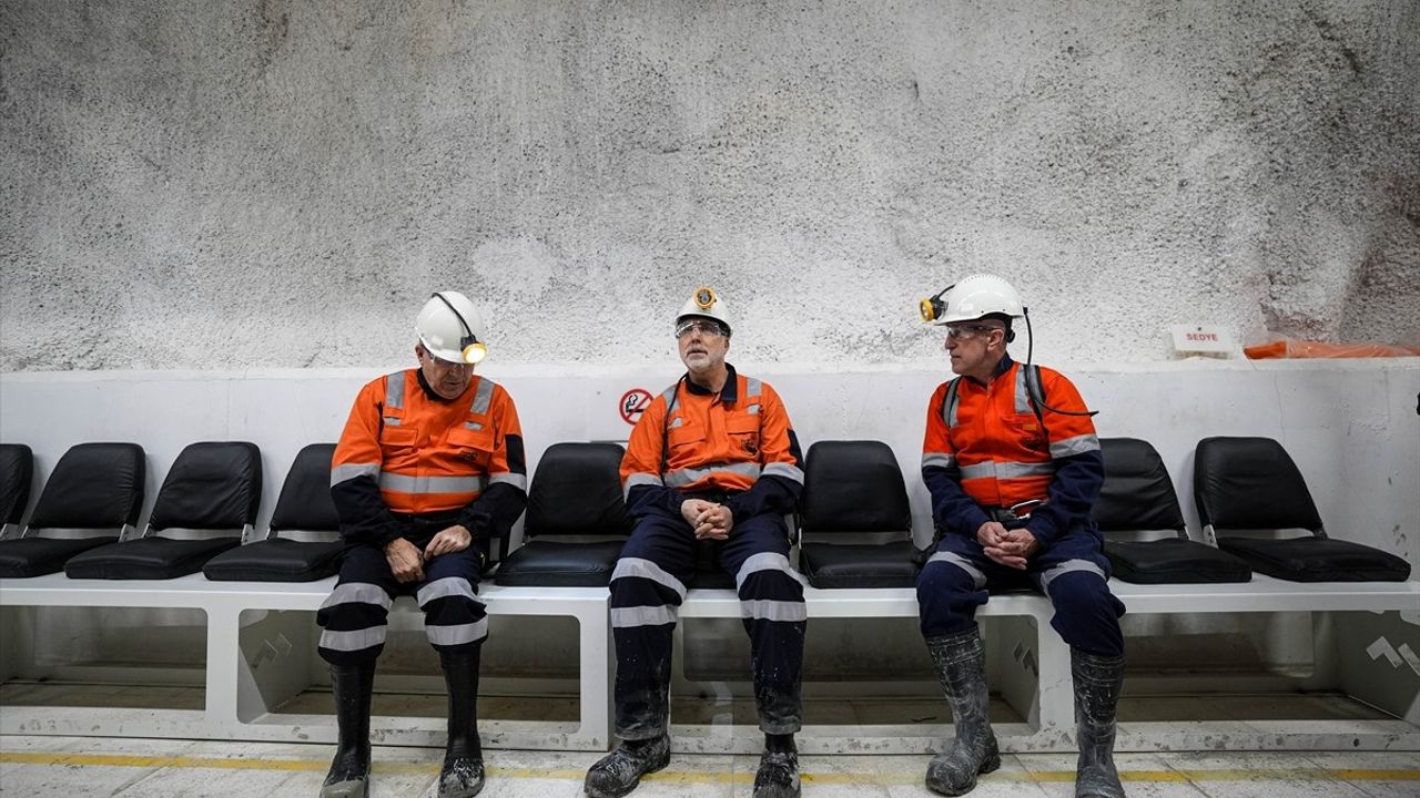 Bakan Işıkhan, İzmir'deki Altın Madeninde İş Güvenliğini İnceledi