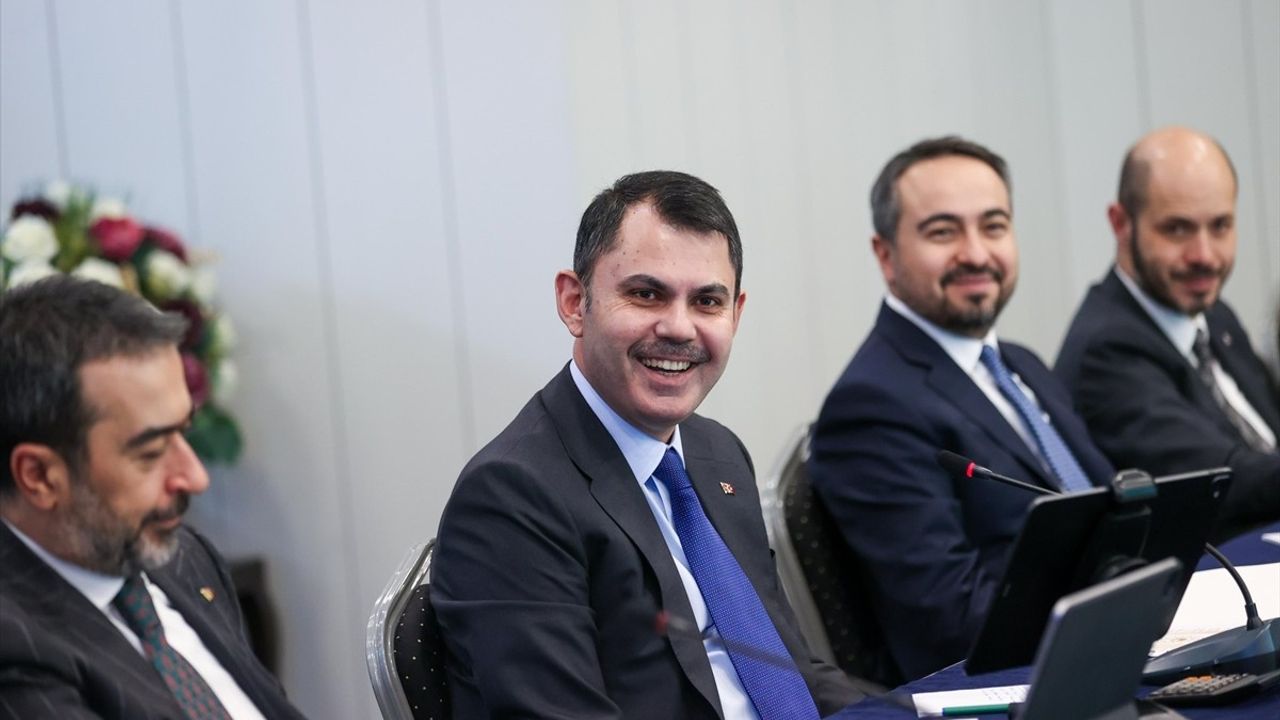 Bakan Kurum, AK Parti Ankara İl Teşkilatı ile Toplantı Gerçekleştirdi