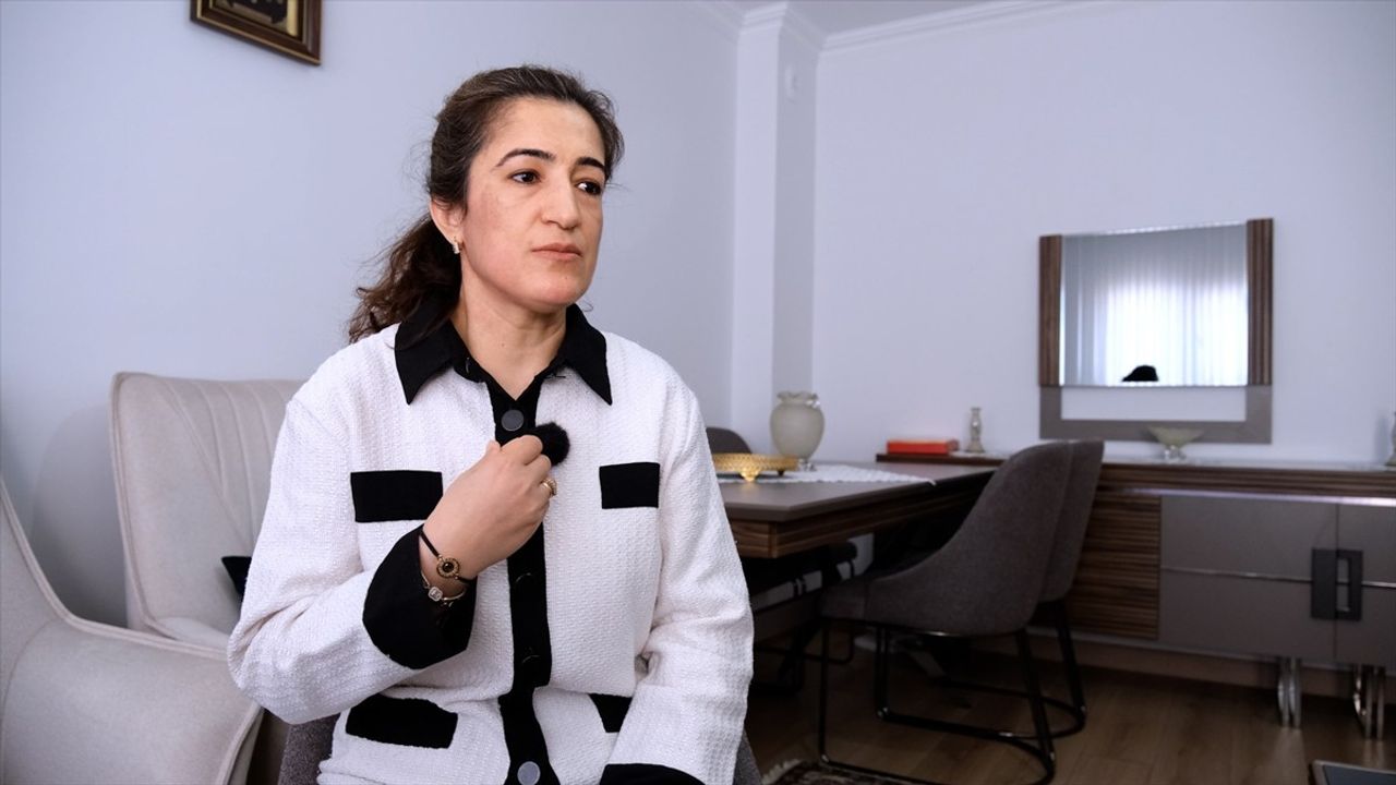 Bakan Kurum, depremzede çiftin yeni konutlarına yerleşimini paylaştı