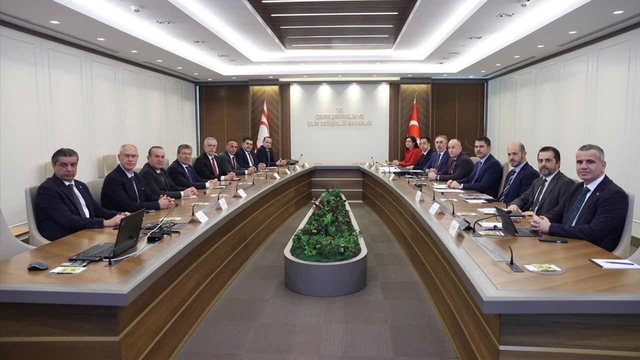 Bakan Kurum, KKTC Başbakanı Üstel ile İşbirliği Görüşmesi Yaptı