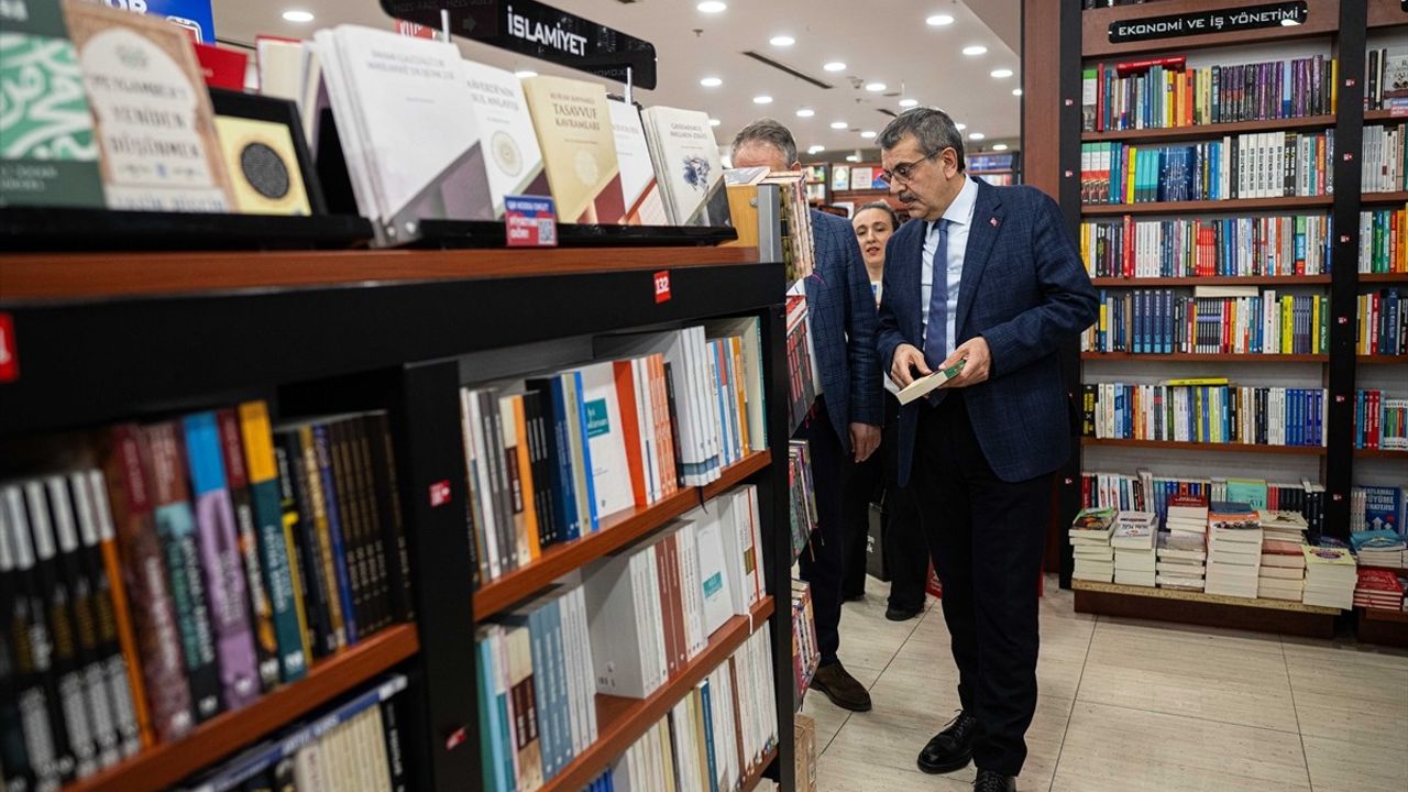 Bakan Tekin'den CHP'nin Boykot Açıklamasına Sert Tepki