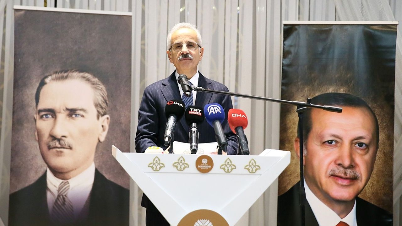 Bakan Uraloğlu, Malatya'da Hızlı Tren Projelerine Dair Açıklamalarda Bulundu