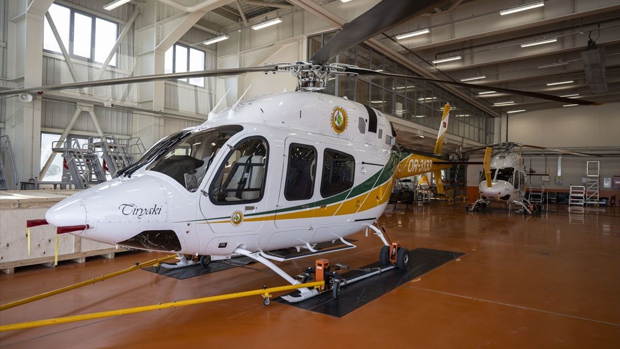 Bakan Yumaklı, Orman Yangınlarıyla Mücadelede Hava Araçlarının Bakım Çalışmalarını İnceledi