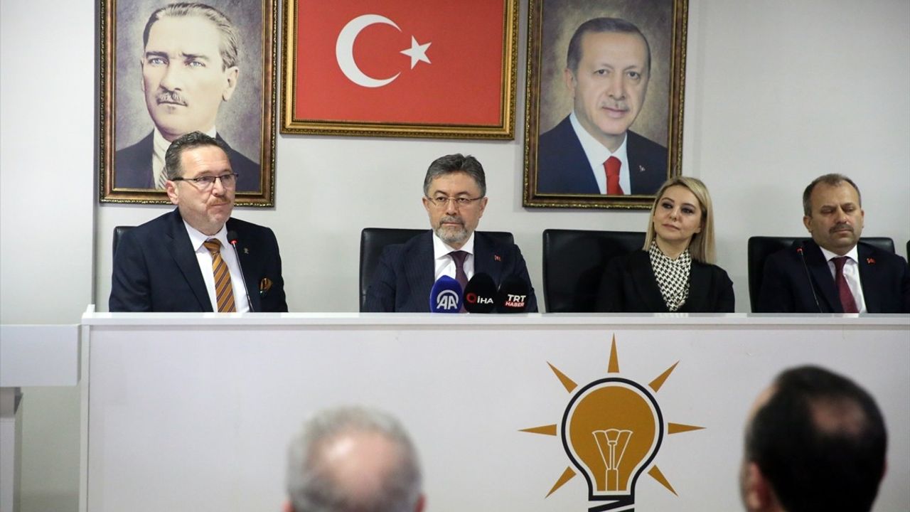 Bakan Yumaklı: 'Yolsuzluk Faturası AK Parti'ye Kesilmeye Çalışılıyor'